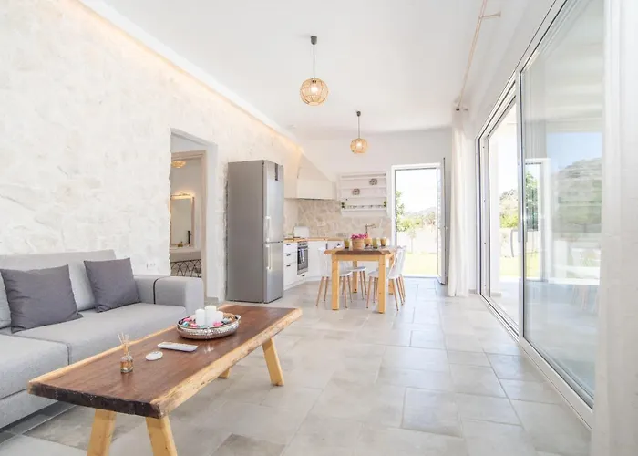 Despina 아판토우